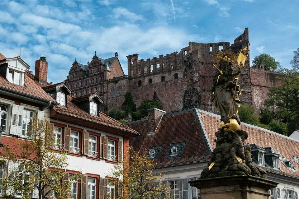 Heidelberg — Universitätsstadt mit dem Schloss über der Altstadt und der ältesten Universität Deutschlands